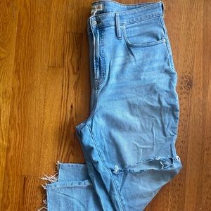 Madewell Curvy Perfect Vintage Jeans size 33 (extended destruction)